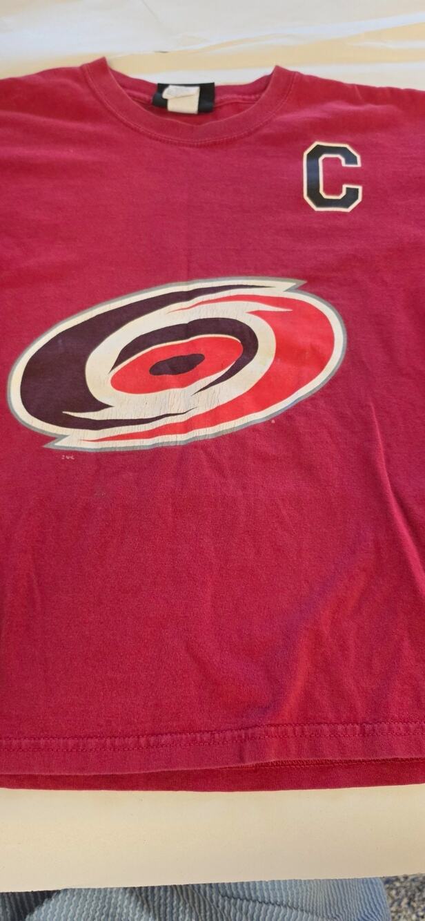 Vintage Carolina Hurricanes Rod Brind’Amour #17 T Shirt Youth M NHL